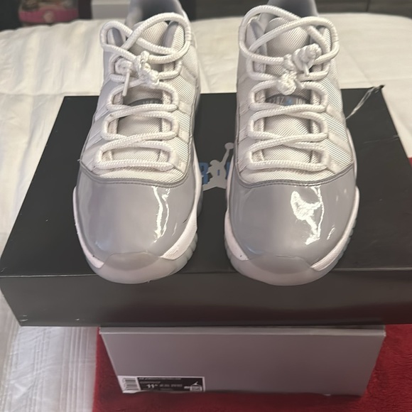 Cool grays, Jordan menl 💙💙 - Picture 4 of 5